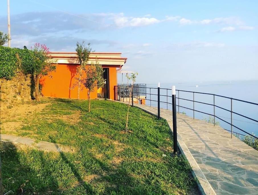 Orangehouse Cinque Terre. Private Parking Holiday home *