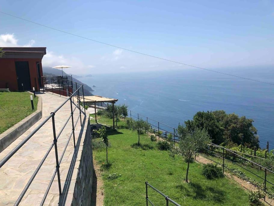 Orangehouse Cinque Terre. Private Parking Holiday home *