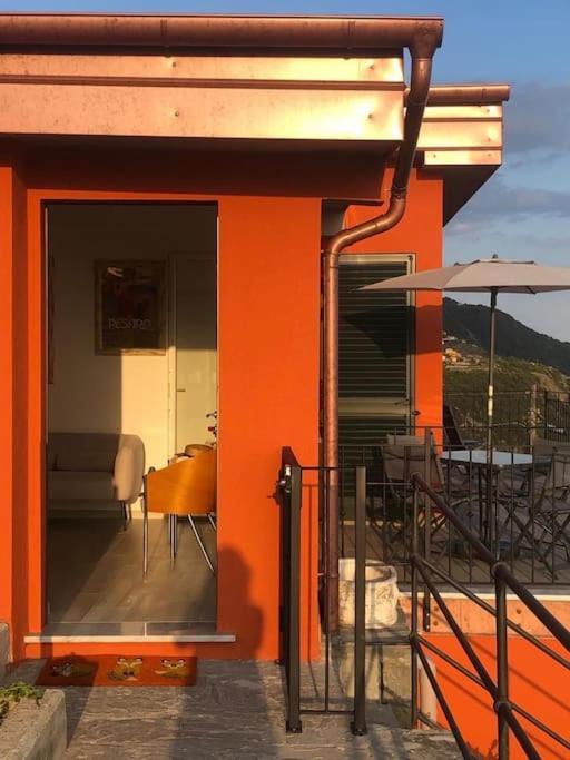 Orangehouse Cinque Terre. Private Parking Riomaggiore
