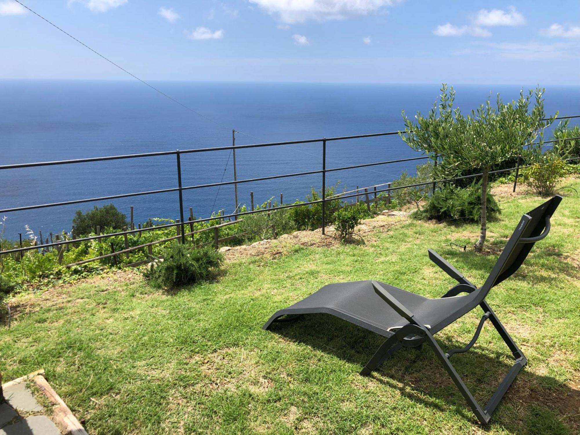 Orangehouse Cinque Terre. Private Parking Holiday home