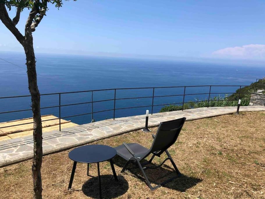 Orangehouse Cinque Terre. Private Parking Holiday home Riomaggiore