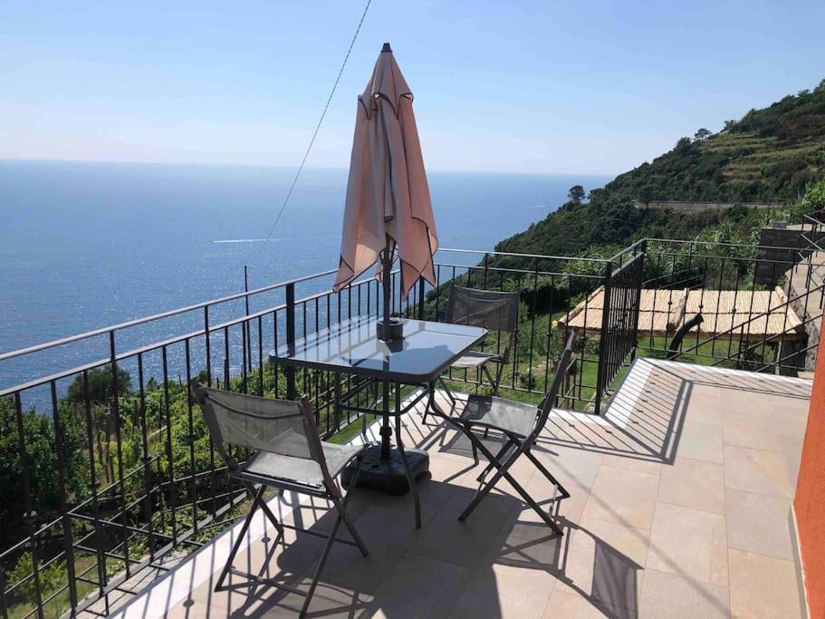 Orangehouse Cinque Terre. Private Parking Riomaggiore